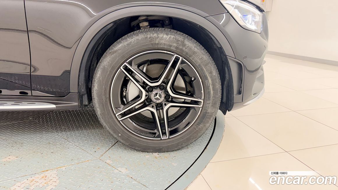 Mercedes-Benz GLC-Class 2023