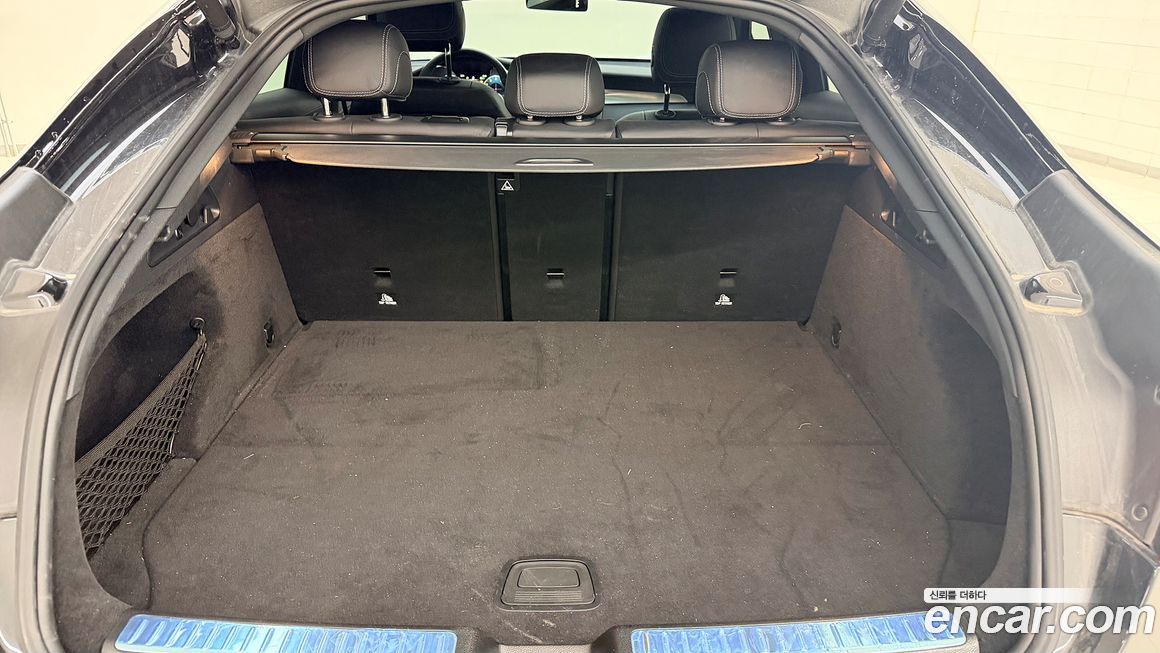 Mercedes-Benz GLC-Class 2023