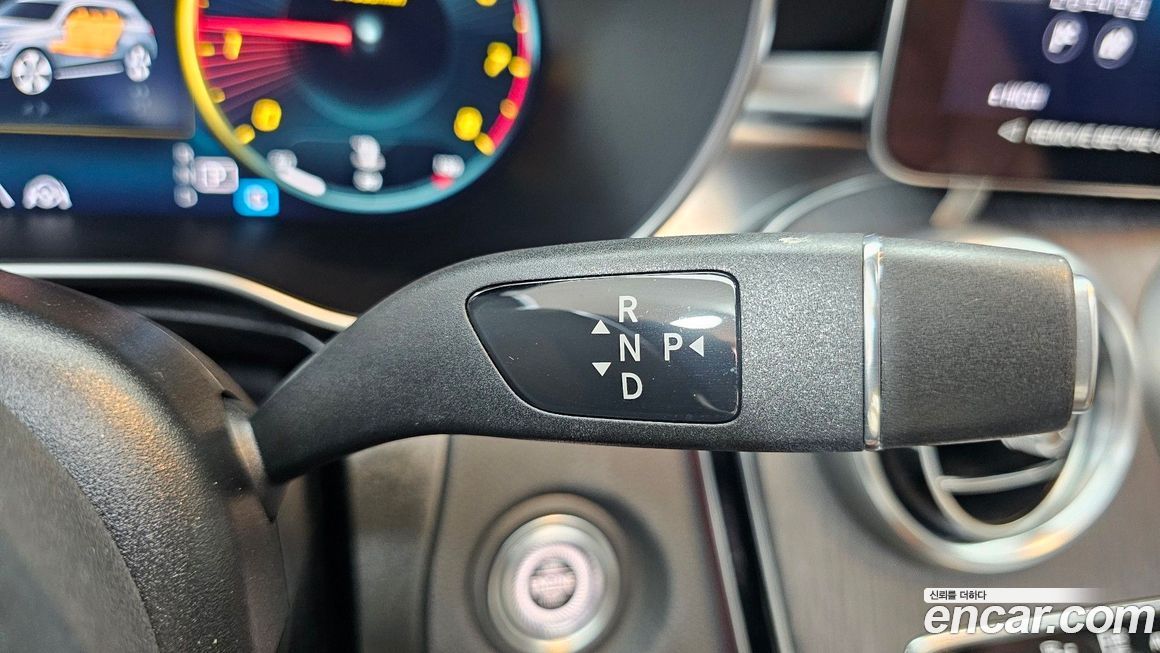 Mercedes-Benz GLC-Class 2022