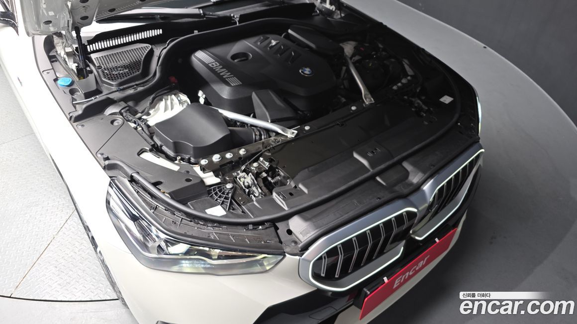 BMW 5-Series 2024