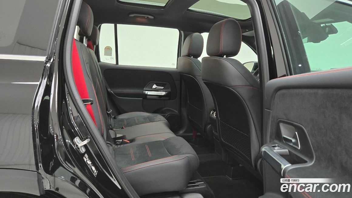 Mercedes-Benz GLB-Class 2025