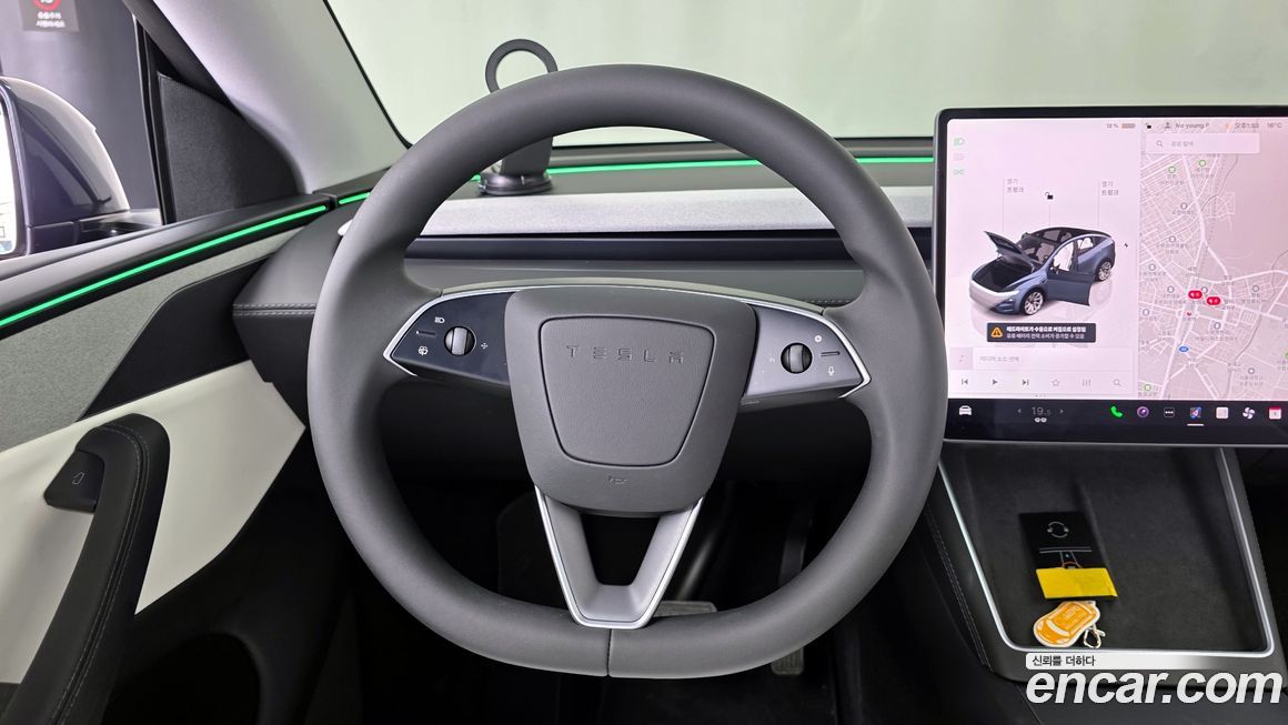 Tesla Model Y 2025