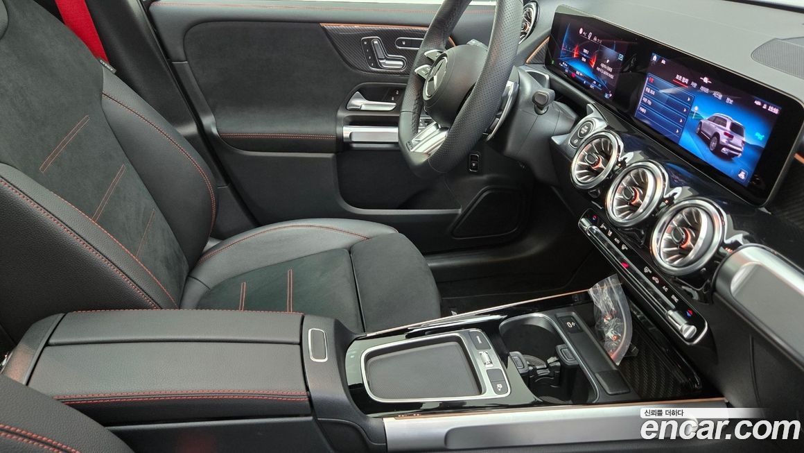 Mercedes-Benz GLB-Class 2025