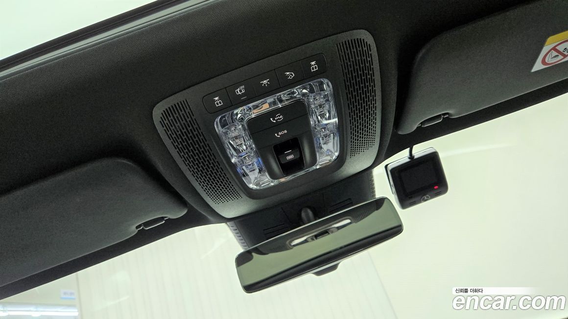 Mercedes-Benz GLB-Class 2025