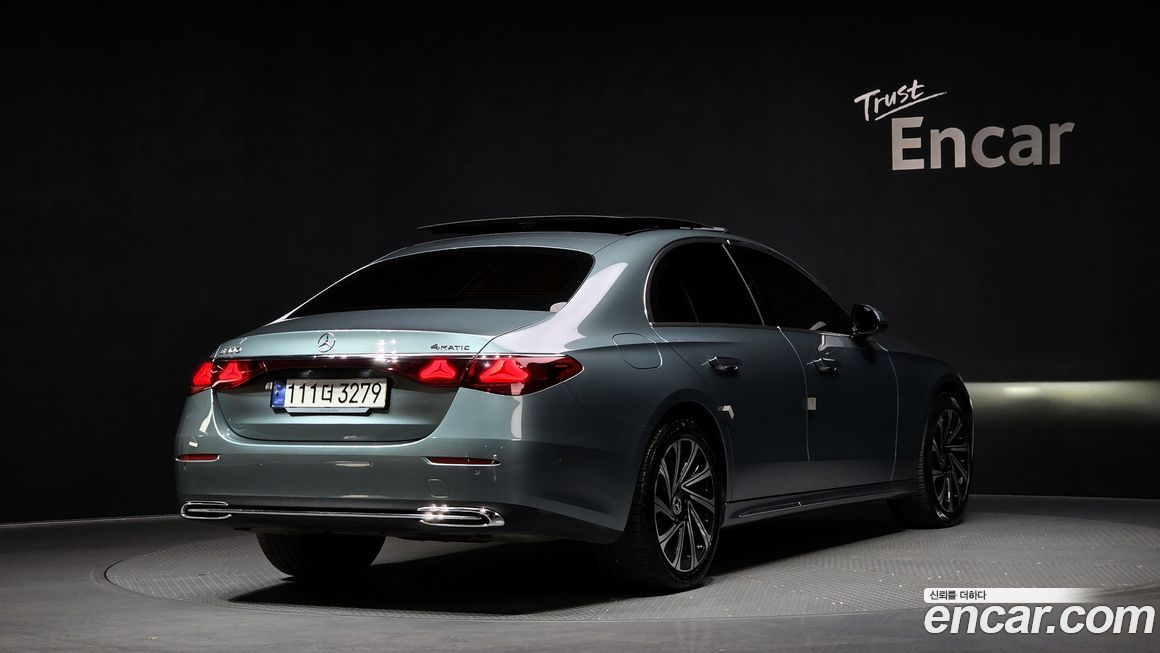 Mercedes-Benz E-Class 2024