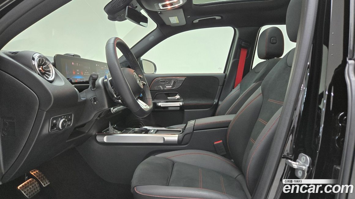 Mercedes-Benz GLB-Class 2025