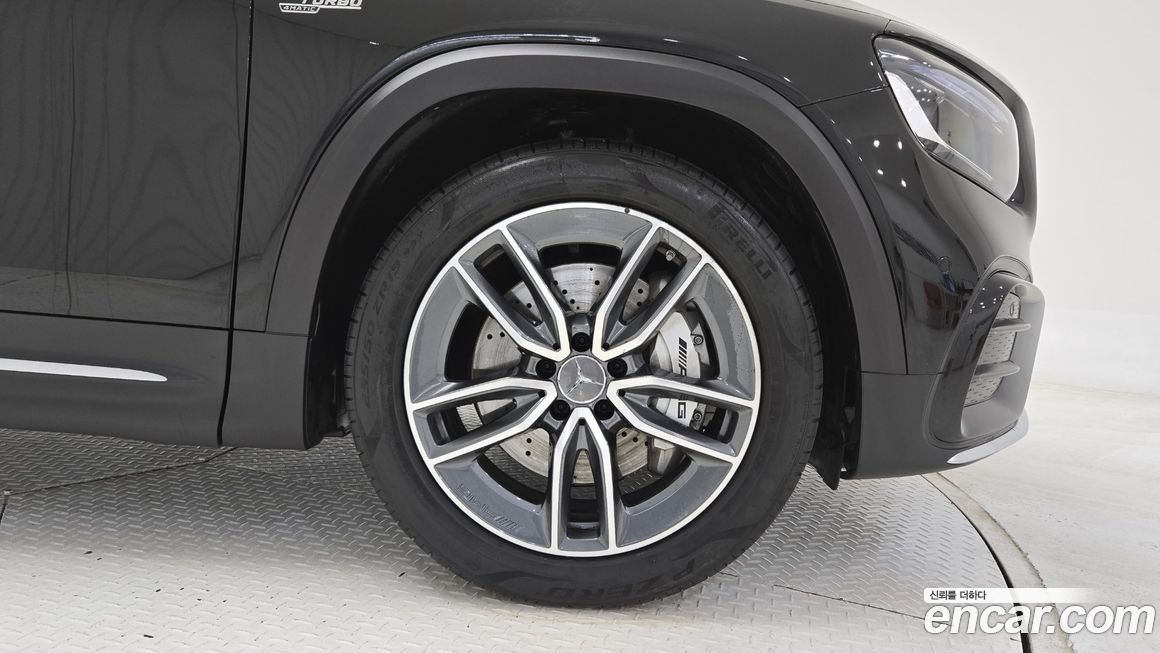 Mercedes-Benz GLB-Class 2025