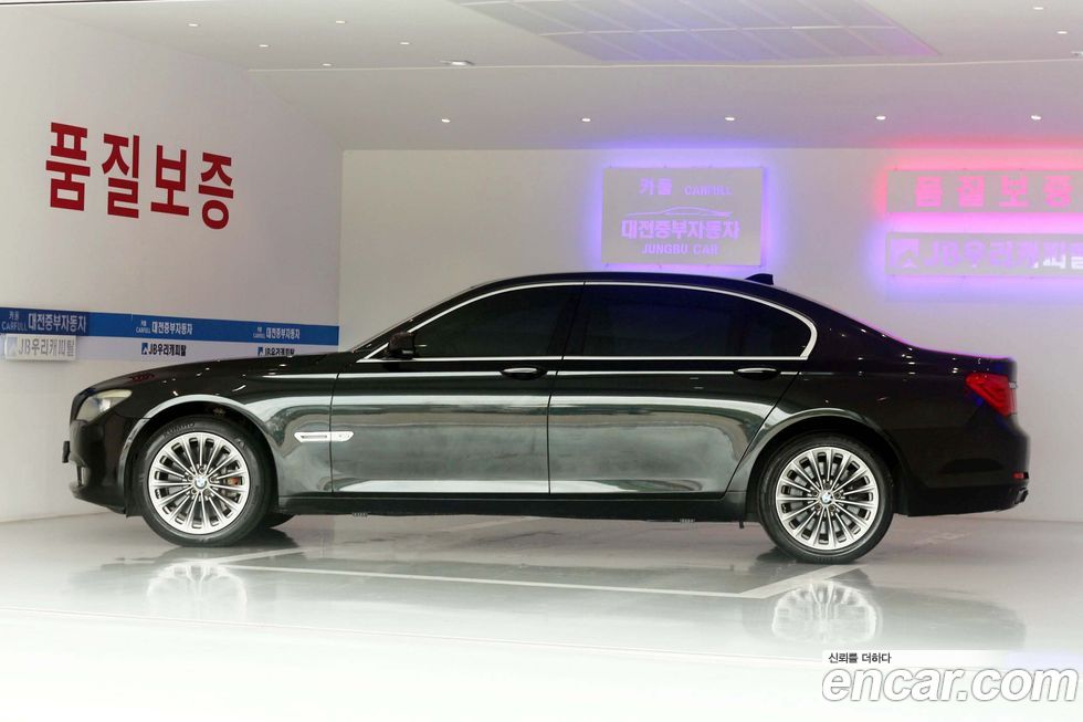 BMW 7-Series 2012
