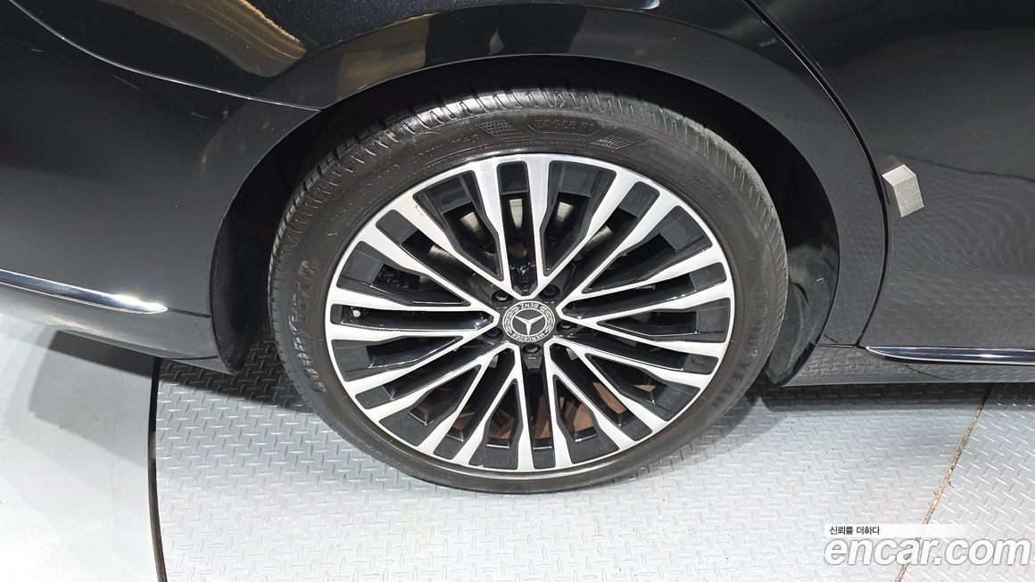 Mercedes-Benz S-Class 2022