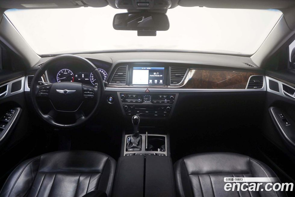 Hyundai Genesis 2015