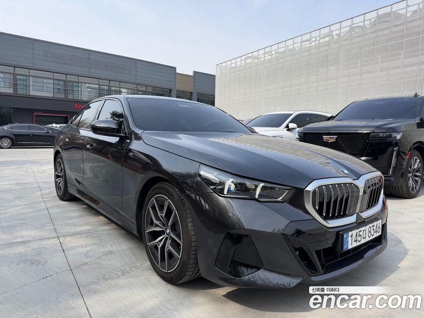 BMW 5-Series 2024
