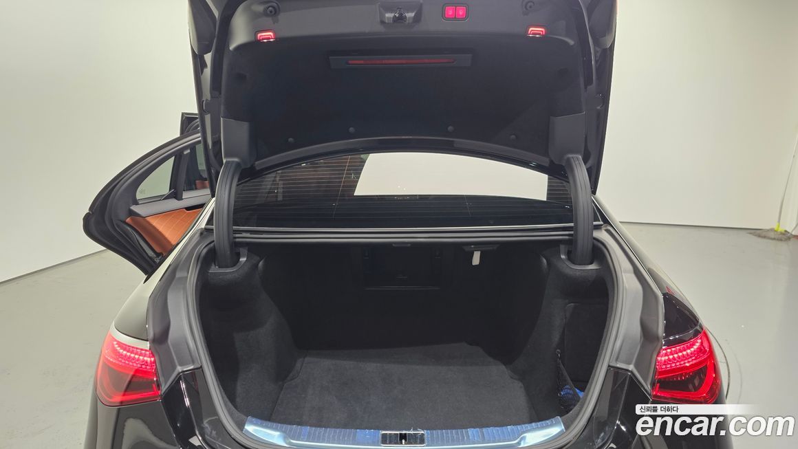 Mercedes-Benz S-Class 2022