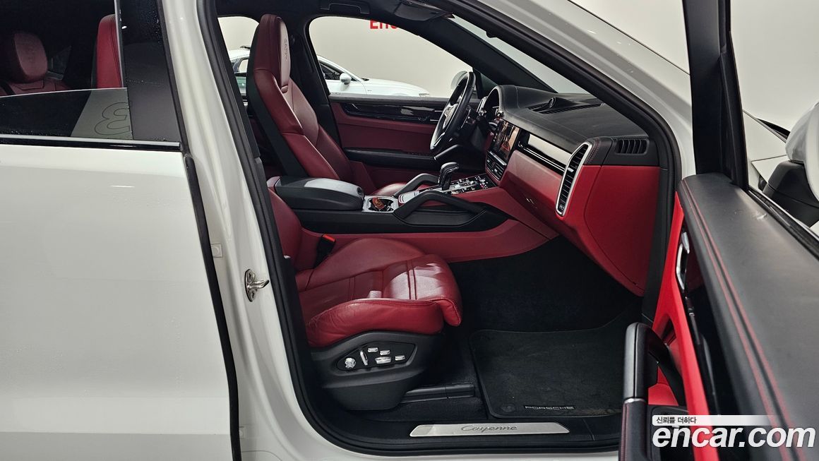 Porsche Cayenne 2021