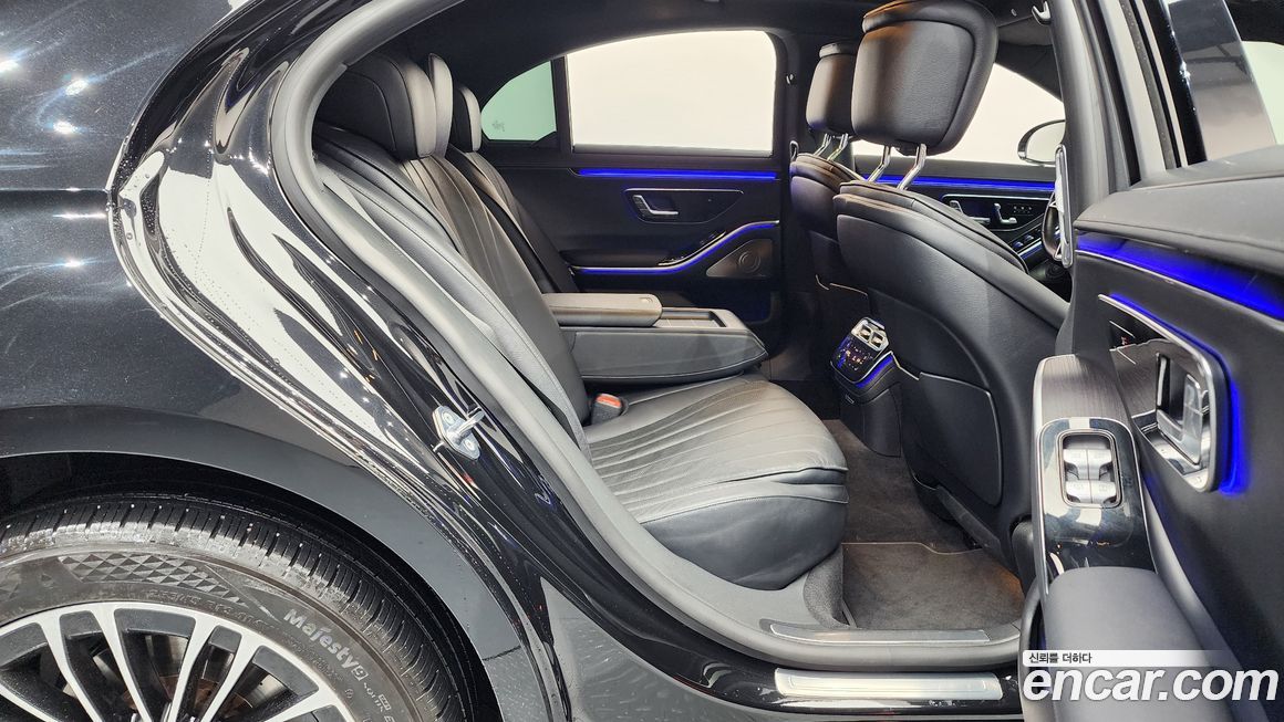 Mercedes-Benz S-Class 2021