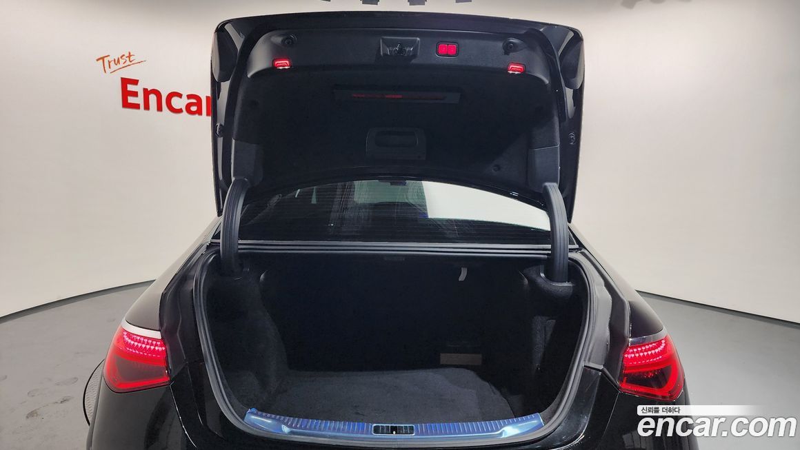 Mercedes-Benz S-Class 2021