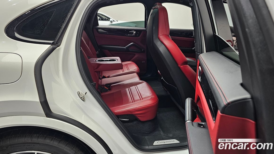 Porsche Cayenne 2021