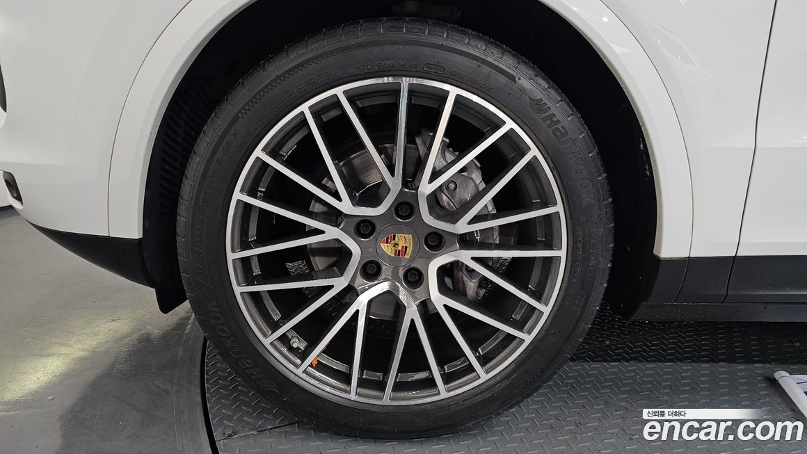 Porsche Cayenne 2021