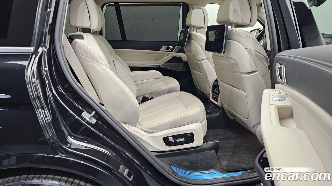 BMW X7 2021