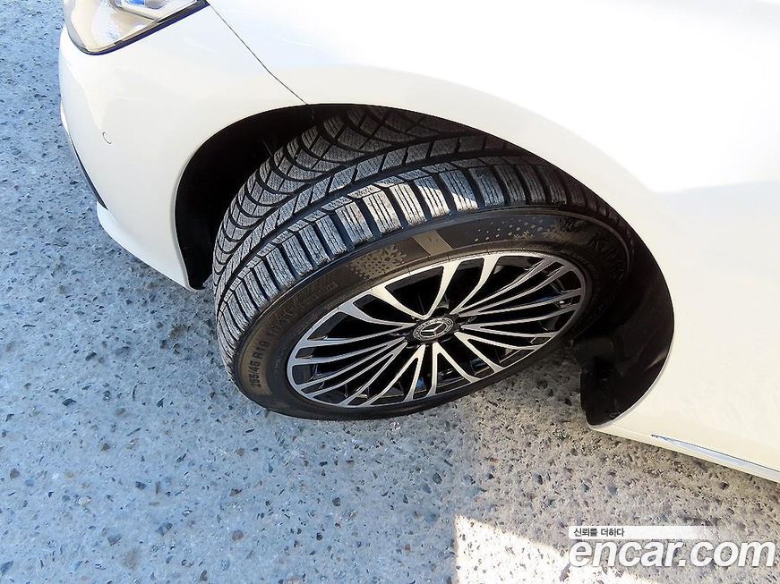 Mercedes-Benz S-Class 2022