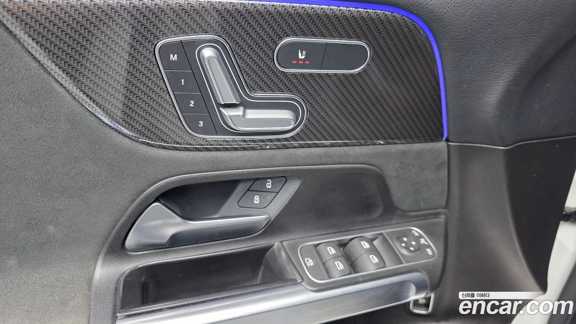 Mercedes-Benz GLB-Class 2020