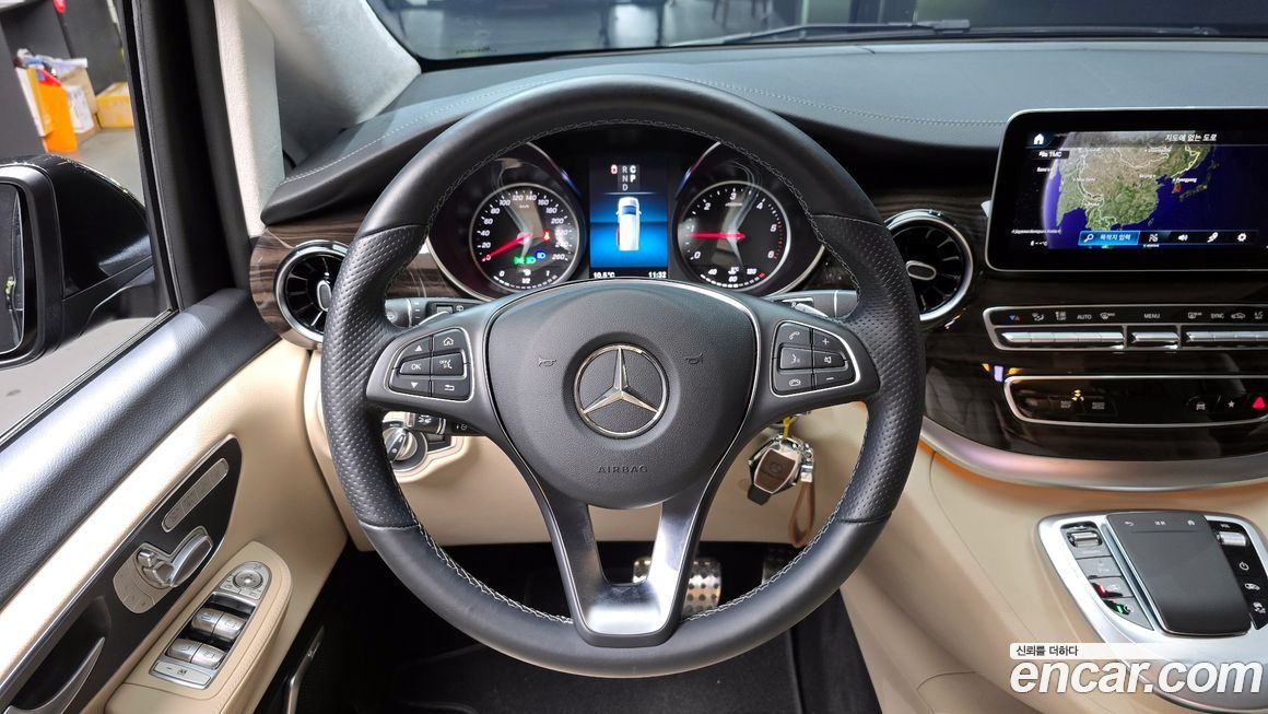 Mercedes-Benz V-Class 2023