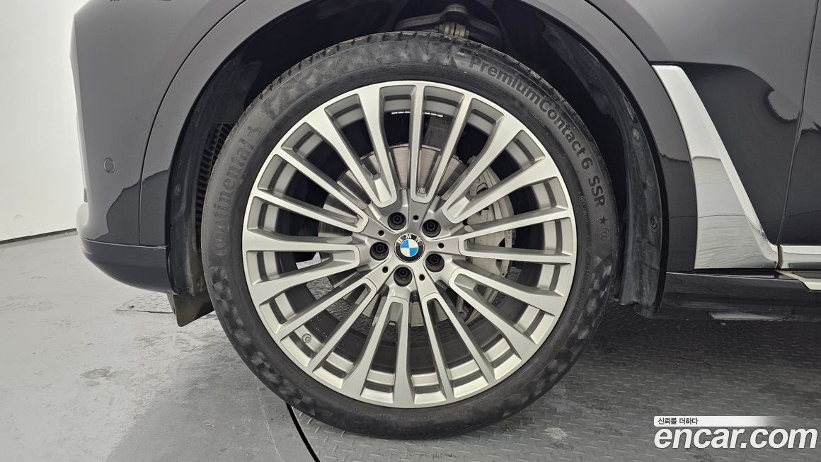 BMW X7 2021