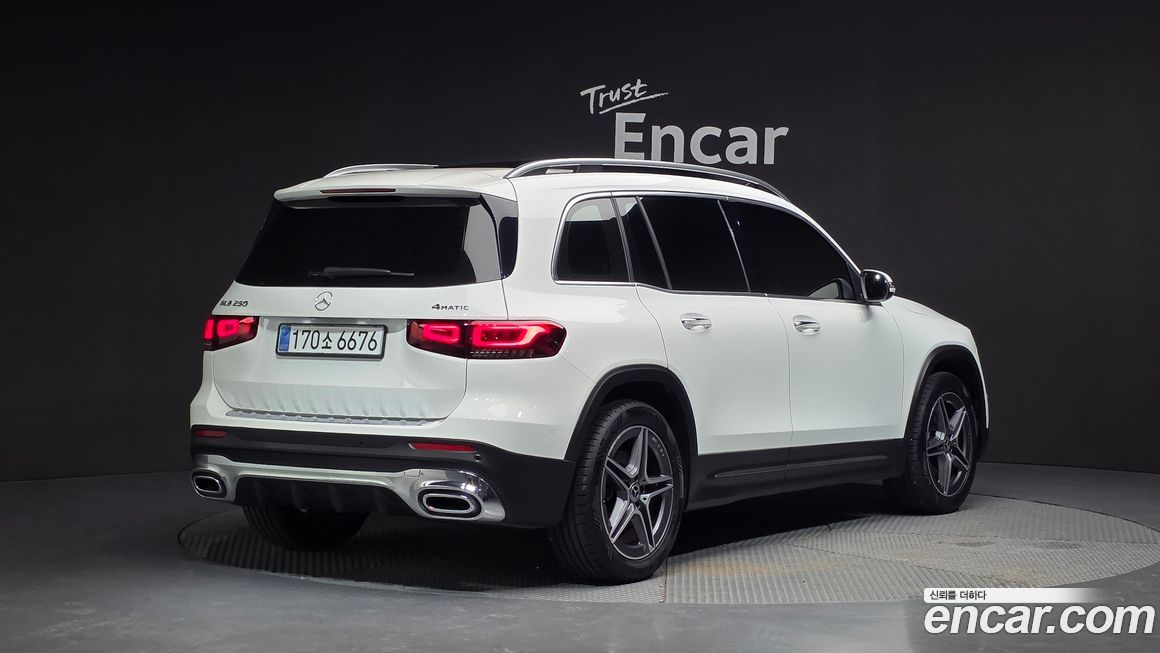 Mercedes-Benz GLB-Class 2020