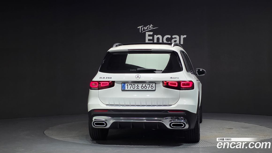 Mercedes-Benz GLB-Class 2020