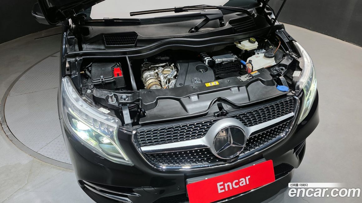 Mercedes-Benz V-Class 2023