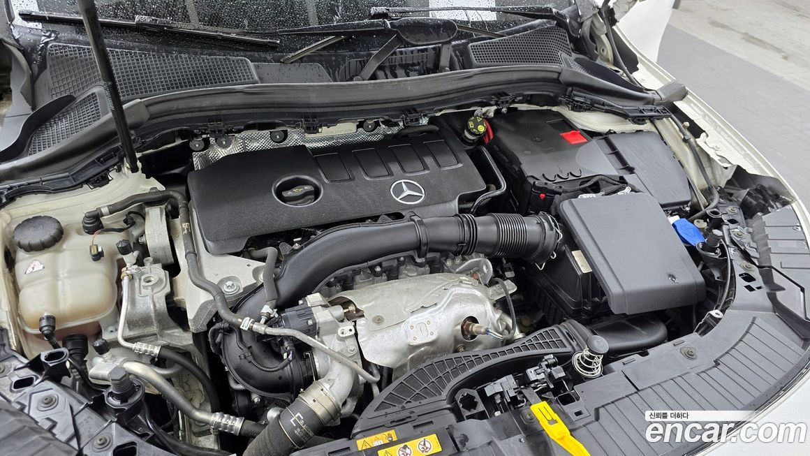 Mercedes-Benz GLA-Class 2021