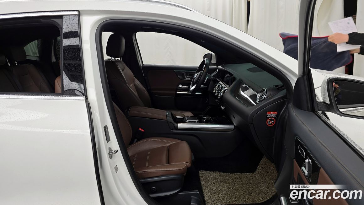 Mercedes-Benz GLA-Class 2021