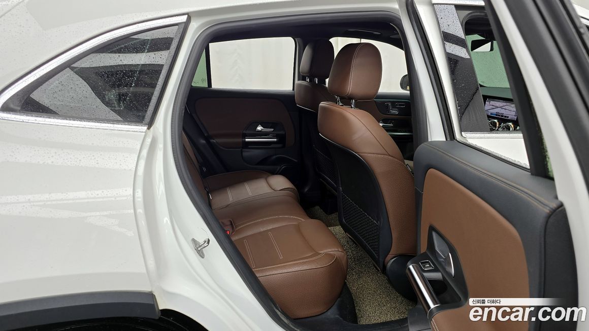 Mercedes-Benz GLA-Class 2021