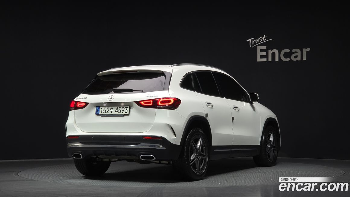 Mercedes-Benz GLA-Class 2021