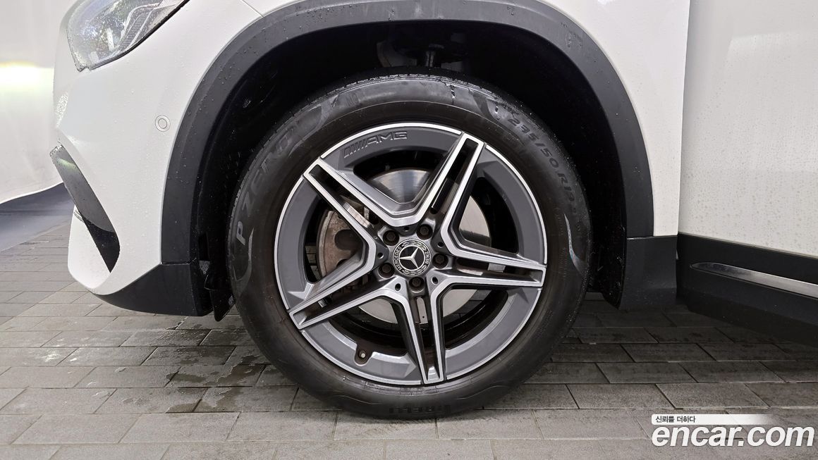 Mercedes-Benz GLA-Class 2021