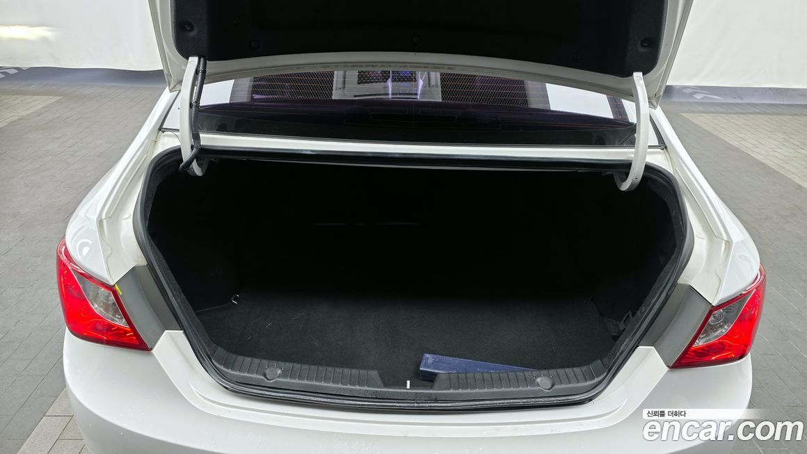 Hyundai Sonata 2011