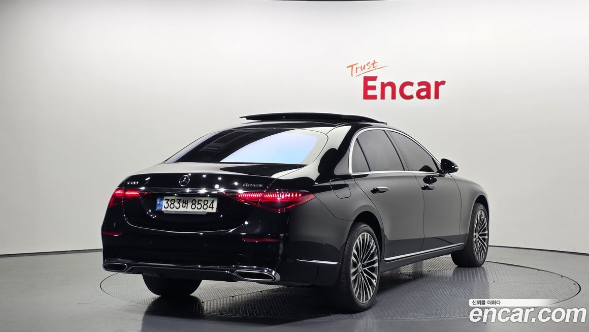 Mercedes-Benz S-Class 2021