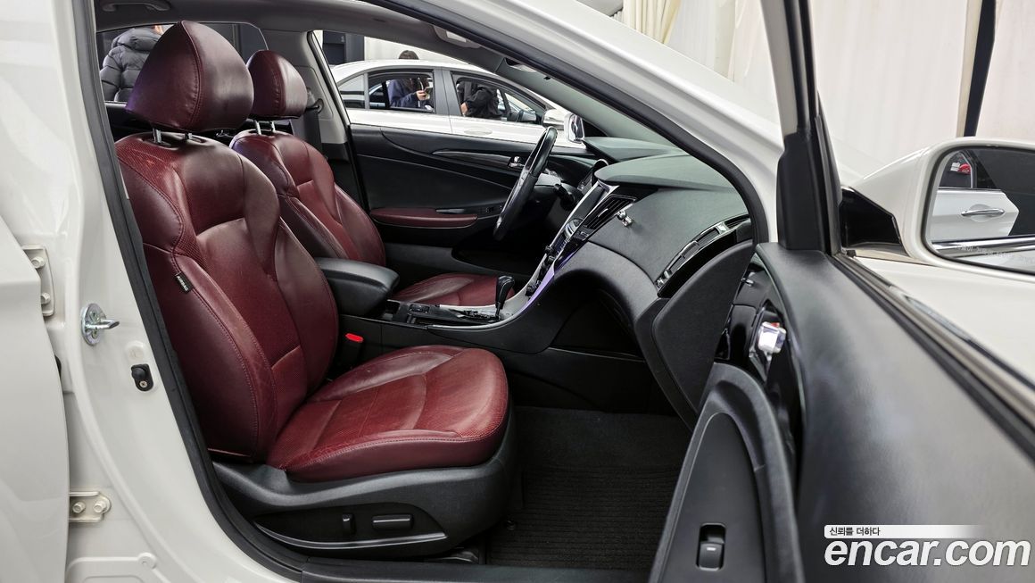 Hyundai Sonata 2011