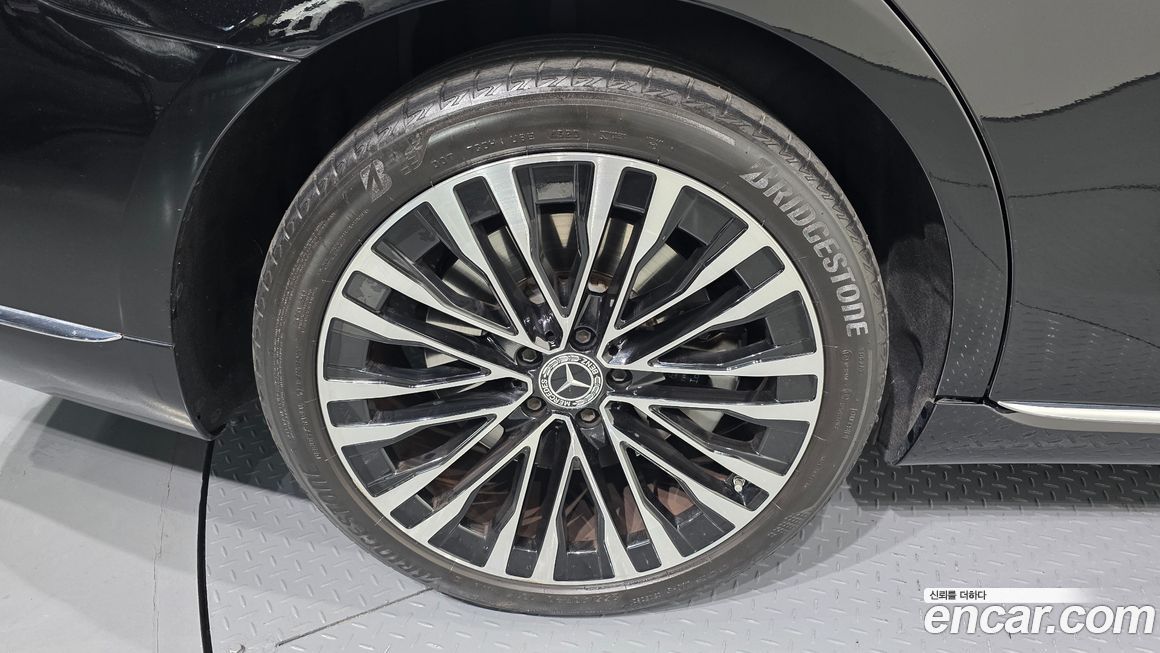 Mercedes-Benz S-Class 2021