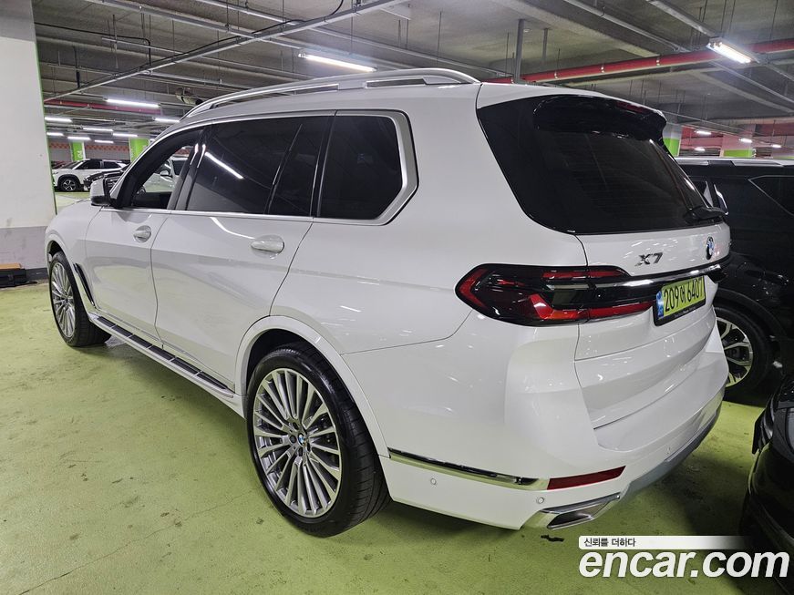 BMW X7 2025