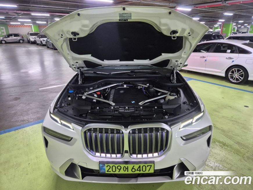 BMW X7 2025