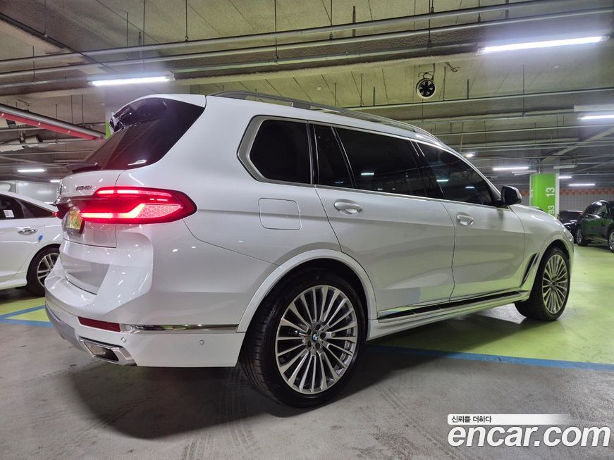 BMW X7 2025