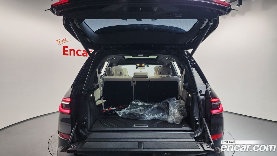 BMW X7 2025
