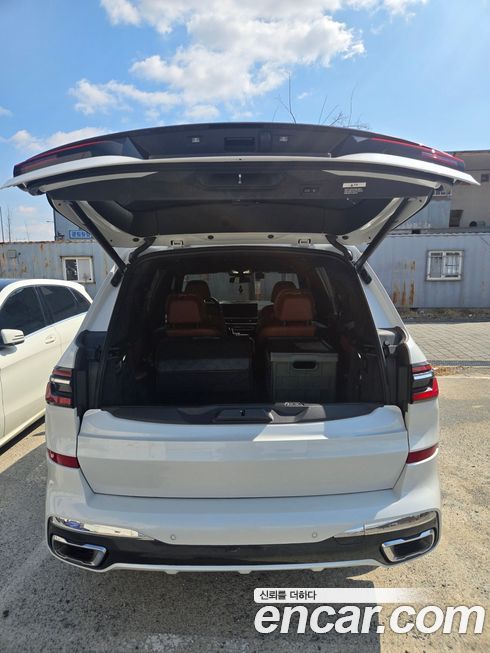 BMW X7 2025