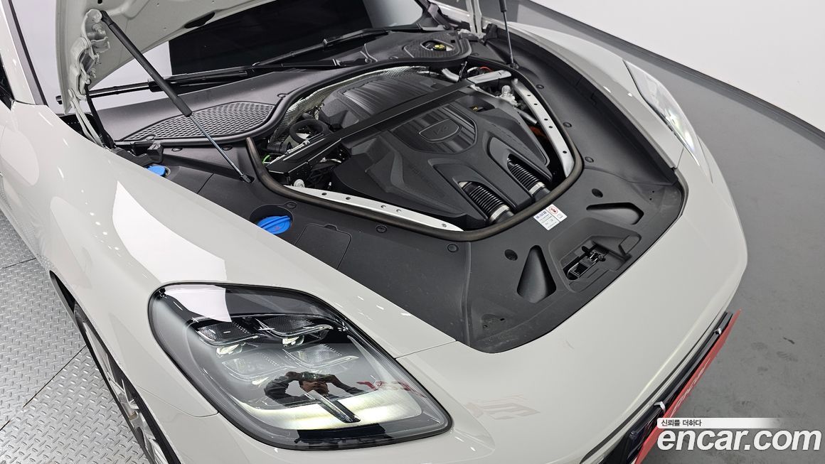 Porsche Panamera 2025