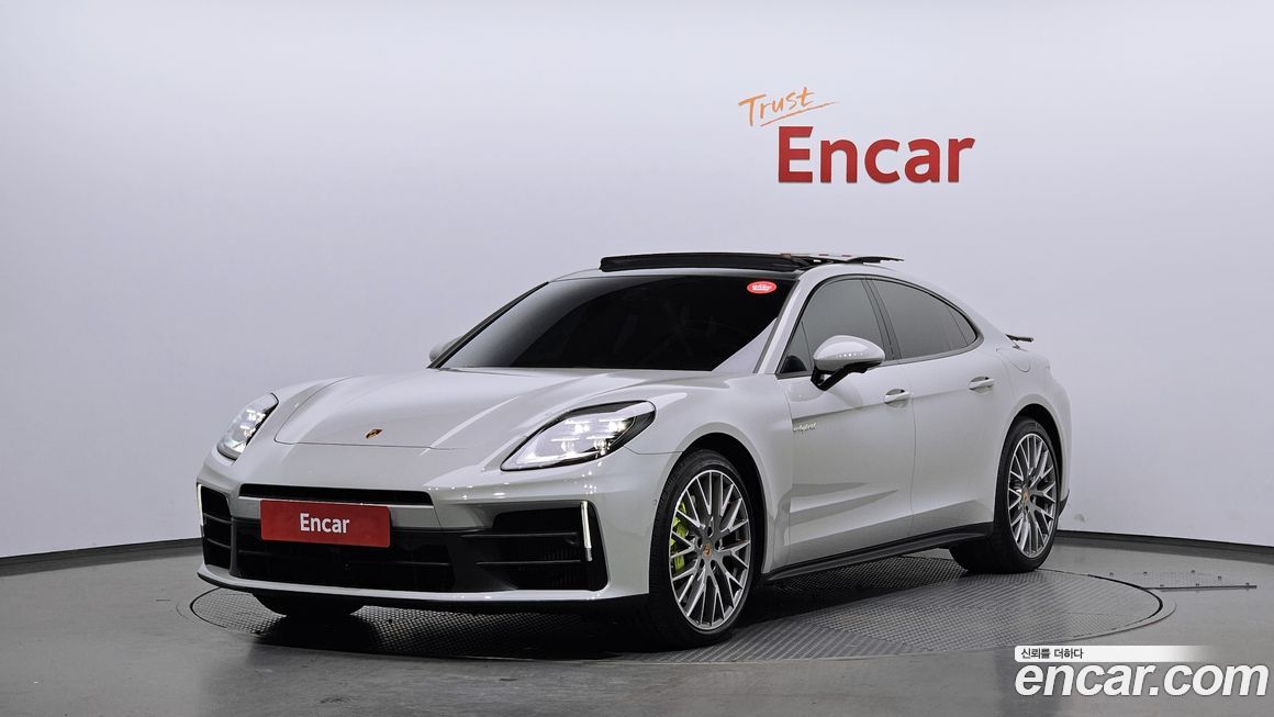 Porsche Panamera 2025