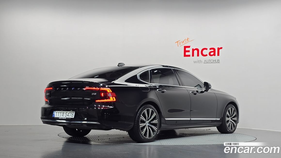 Volvo S90 2023
