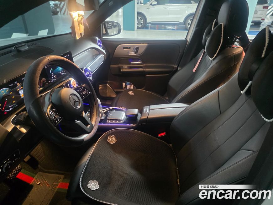 Mercedes-Benz GLB-Class 2021