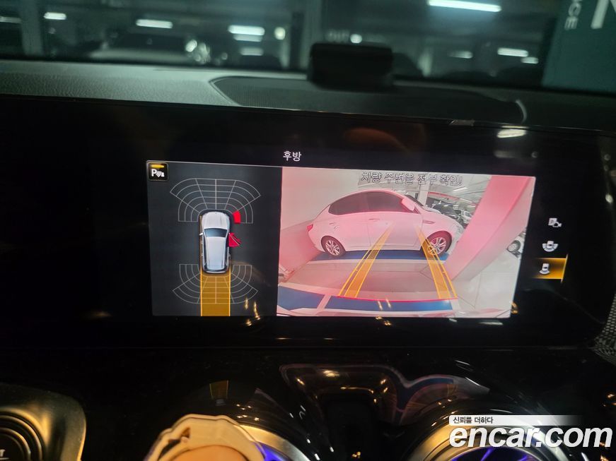 Mercedes-Benz GLB-Class 2021