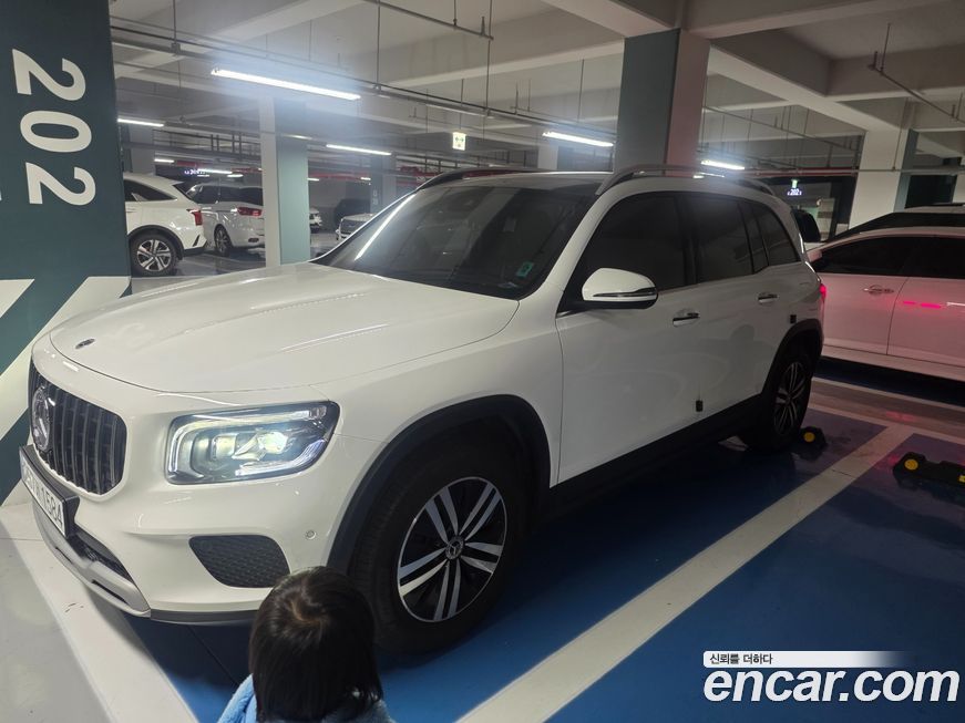 Mercedes-Benz GLB-Class 2021