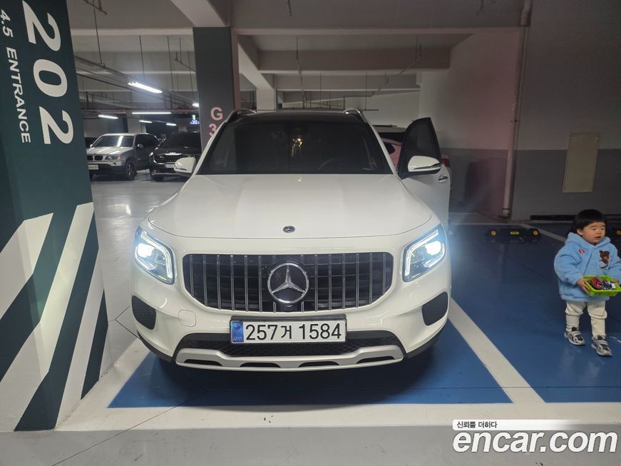 Mercedes-Benz GLB-Class 2021